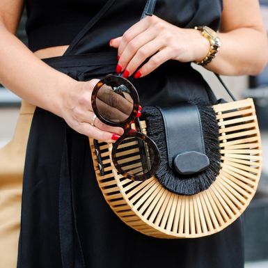 Crne hlače su svestrani klasik koji žene obožavaju nositi u svim prigodama