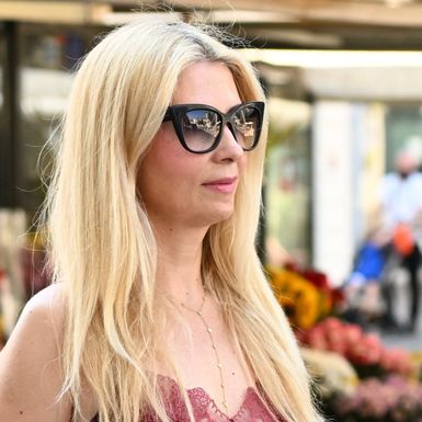 Zgodna dama iz Zagreba nosila je komplet koji na prvi pogled izgleda kao slip haljina