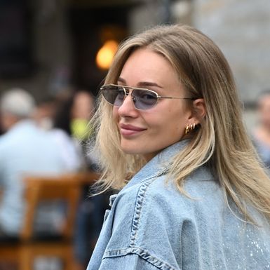 Izdanje sa špice u odličnoj jakni od trapera