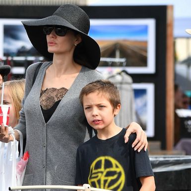 Angelina Jolie s djecom na buvljaku - 5