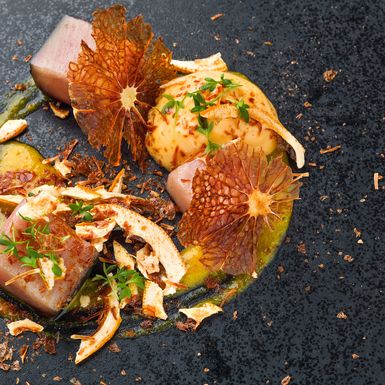 Poširana palamida, maslinovo ulje, začinsko bilje i grejp