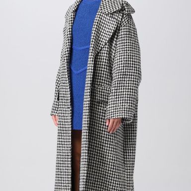 Iris Livaja nosi kaput pepita uzorka danskog brenda Rotate - 3