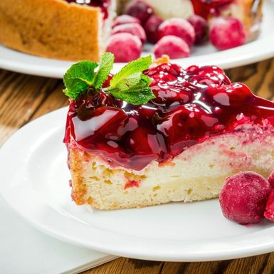 Mileram torta s višnjama i bademima