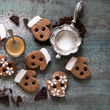 Keksi s kavom i čokoladom u obliku rukavica