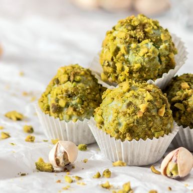Praline od pistacije i bijele čokolade