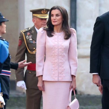 Kraljica Letizia u ružičastom izdanju