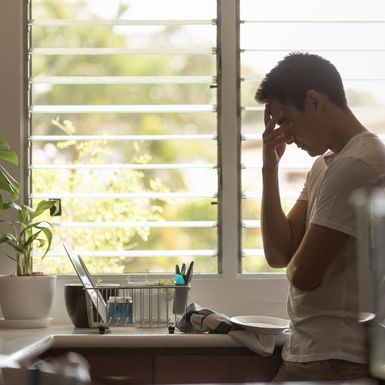 Muškarci i kućanski poslovi: Tutorijal koji smo čekali od 90-ih napokon je tu