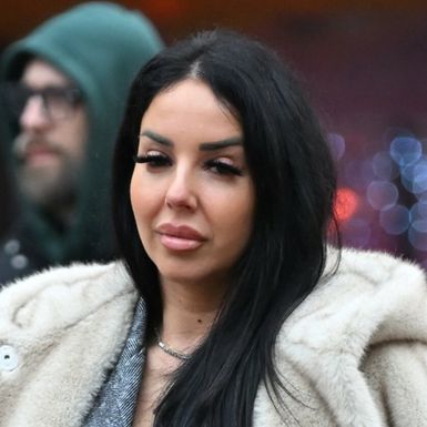 Ulična moda crnka u sakou predimenzionirane siluete Zagreb 2025. - 2