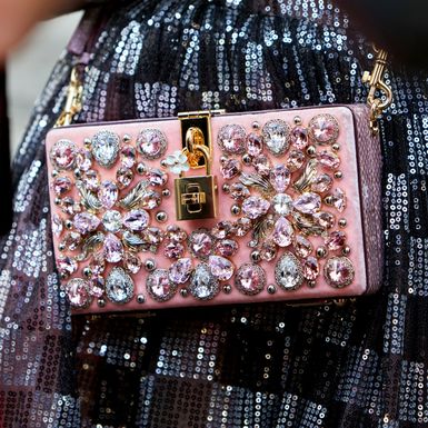 Glamurozna torbica bit će sjajan poklon za prijateljicu koja obožava ovaj modni dodatak