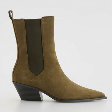 Reserved, snižena cijena 39,99 eura (cijena prije sniženja 59,99 eura)