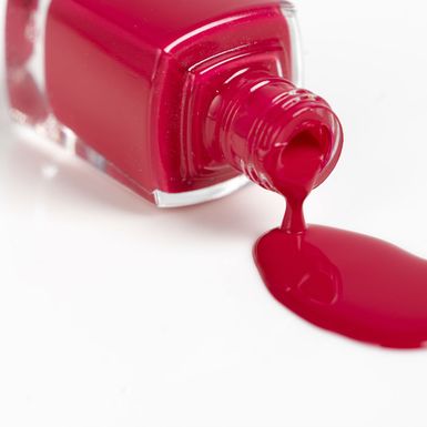 Crveni lak za nokte