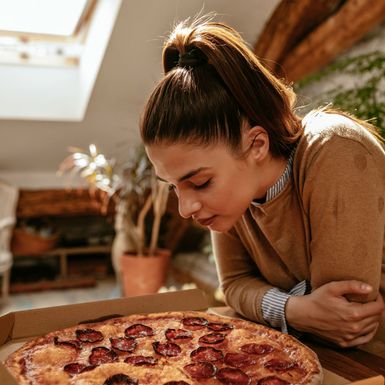 Kada im je dosadno, škorpioni se prejedaju i gledaju TV