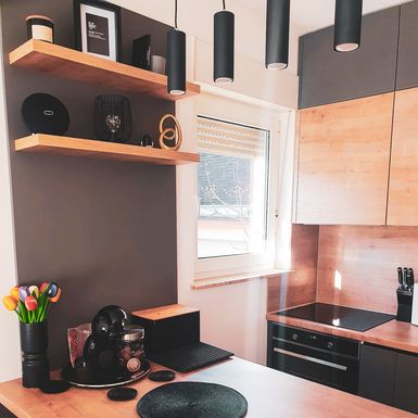 Savršeno uređena mala kuhinja s otokom zagrebačkog stana od 52 kvadrata - 1