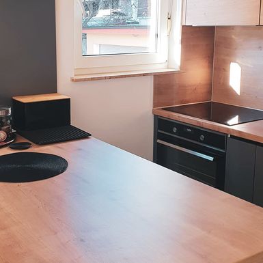 Savršeno uređena mala kuhinja s otokom zagrebačkog stana od 52 kvadrata - 7