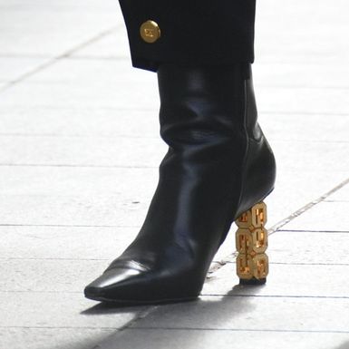 Čizme modne kuće Givenchy iz linije G Cube