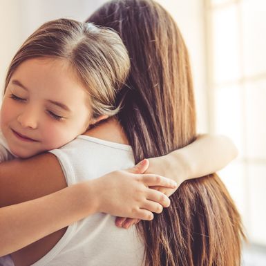 Udomljavanje je pružanje mogućnosti djetetu da odrasta, razvija se i stječe životne vrijednosti u obitelji