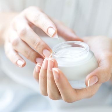 Kreme i serumi s retinalom rade čuda za kožu