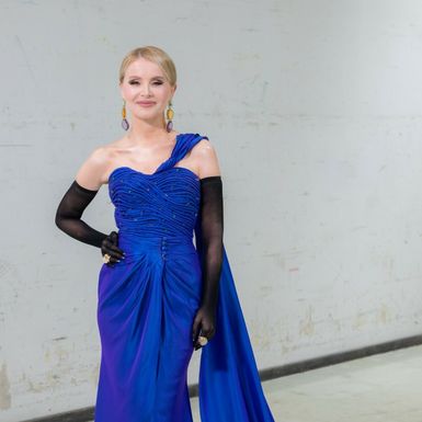 Danijela Martinović u kraljevski plavoj haljini na Dori 2026.