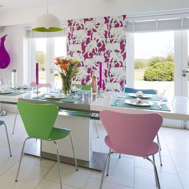 Stolci različite boje u kuhinji i blagovaonici - 9