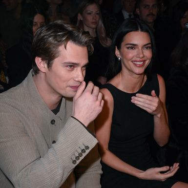 Kendall Jenner i Nicholas Galitzine na reviji modne kuće Emporio Armani u Milanu - 6