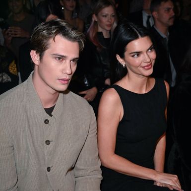 Kendall Jenner i Nicholas Galitzine na reviji modne kuće Emporio Armani u Milanu - 7