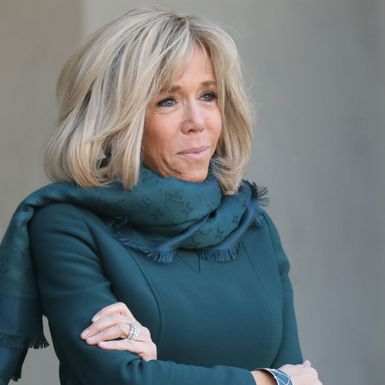 Brigitte Macron u mini haljini i vrtoglavim štiklama - 3
