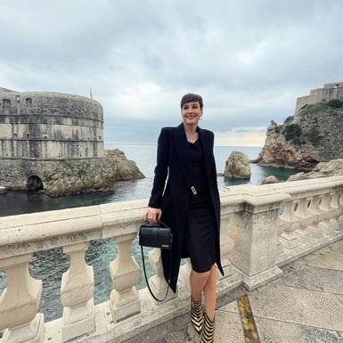 Irena Pecotić u zlatno-crnim gležnjačama - 4