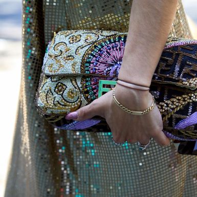 Torbica ukrašena maramom