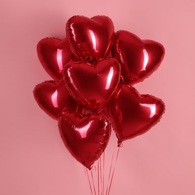 Crveni baloni u obliku srca