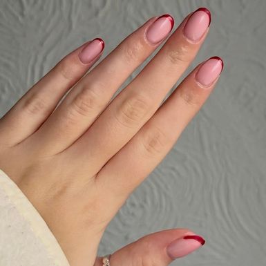 Suptilne manikure i dalje su najdraže