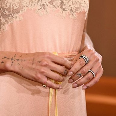 Manikura Zoe Kravitz na dodjeli Zlatnih globusa