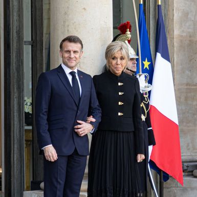 Brigitte Macron u plisiranoj suknji