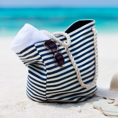 Torba za plažu može se nositi i nakon godišnkjeg odmora