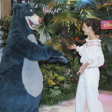 Katie Holmes u Disneylandu