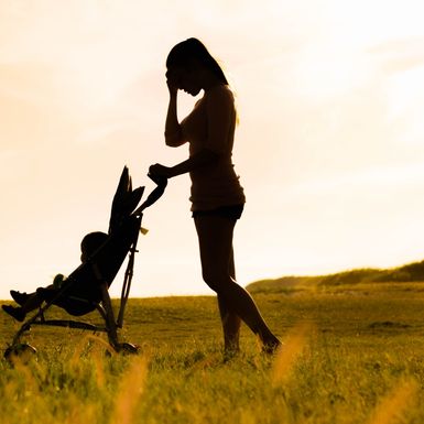 Postporođajna depresija