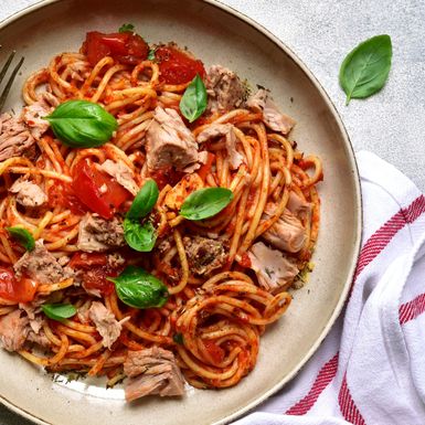 Tjestenina s rajčicom i tunom