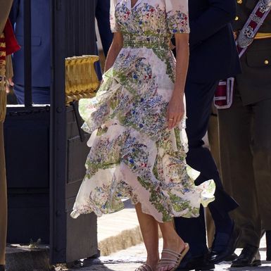 Kraljica Letizia u cvjetnoj haljini