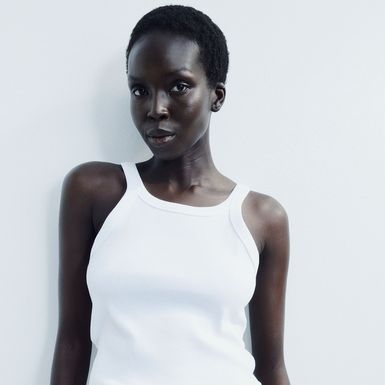 Bijeli top (H&M), 7,99 eura