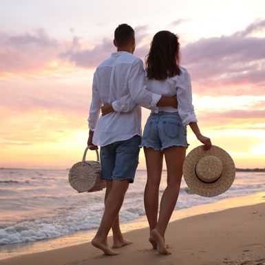 Ljubavni par na plaži