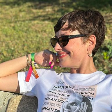 Irena Pecotić u suknji od jutene vreće - 6