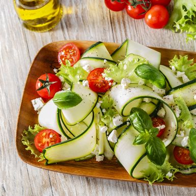 Lagana salata savršen je obrok ljeti