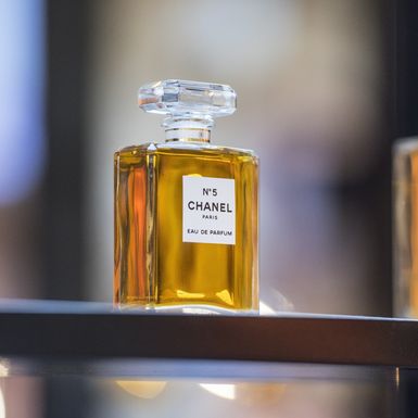 Chanel N°5 ima broje obožavateljice među slavnim damama