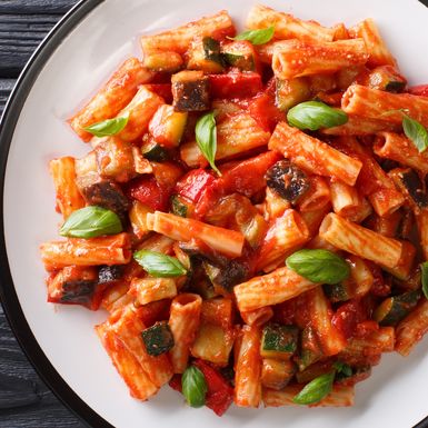 Tjestenina s tikvicama u umaku od rajčica