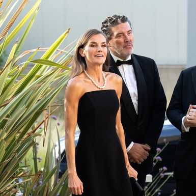 Kraljica Letizia u crnoj haljini