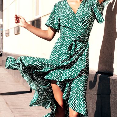 Sniženja su idealna prilika za kupovinu haljina i suknji