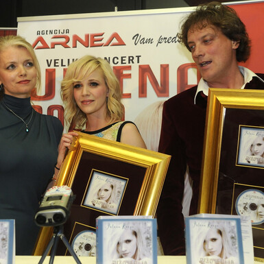 Jelena Rozga 2011. godine - 3