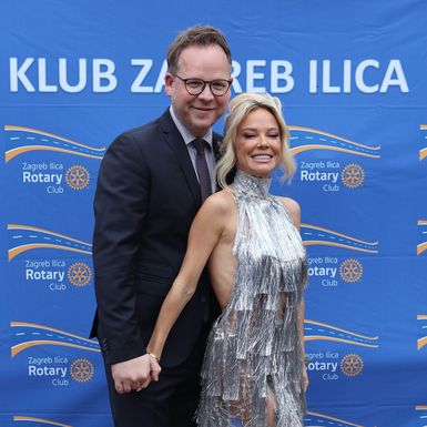 Frano Ridjan i Maja Šuput zajedno su vodili aukciju