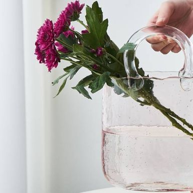 Vaza u obliku torbice