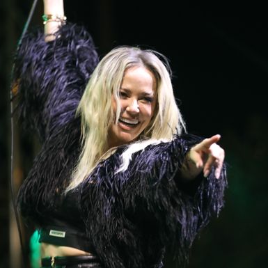 Maja Šuput oduševila je u potpuno crnoj kombinaciji