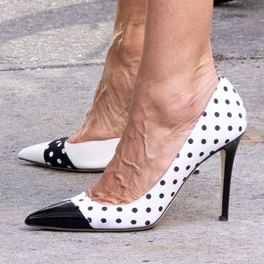 Fantastična kombinacija Carrie Bradshaw sa seta serije - 1